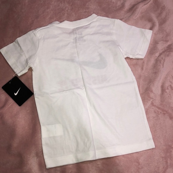 NWT Boys Nike T-Shirt 4 - Picture 2 of 4